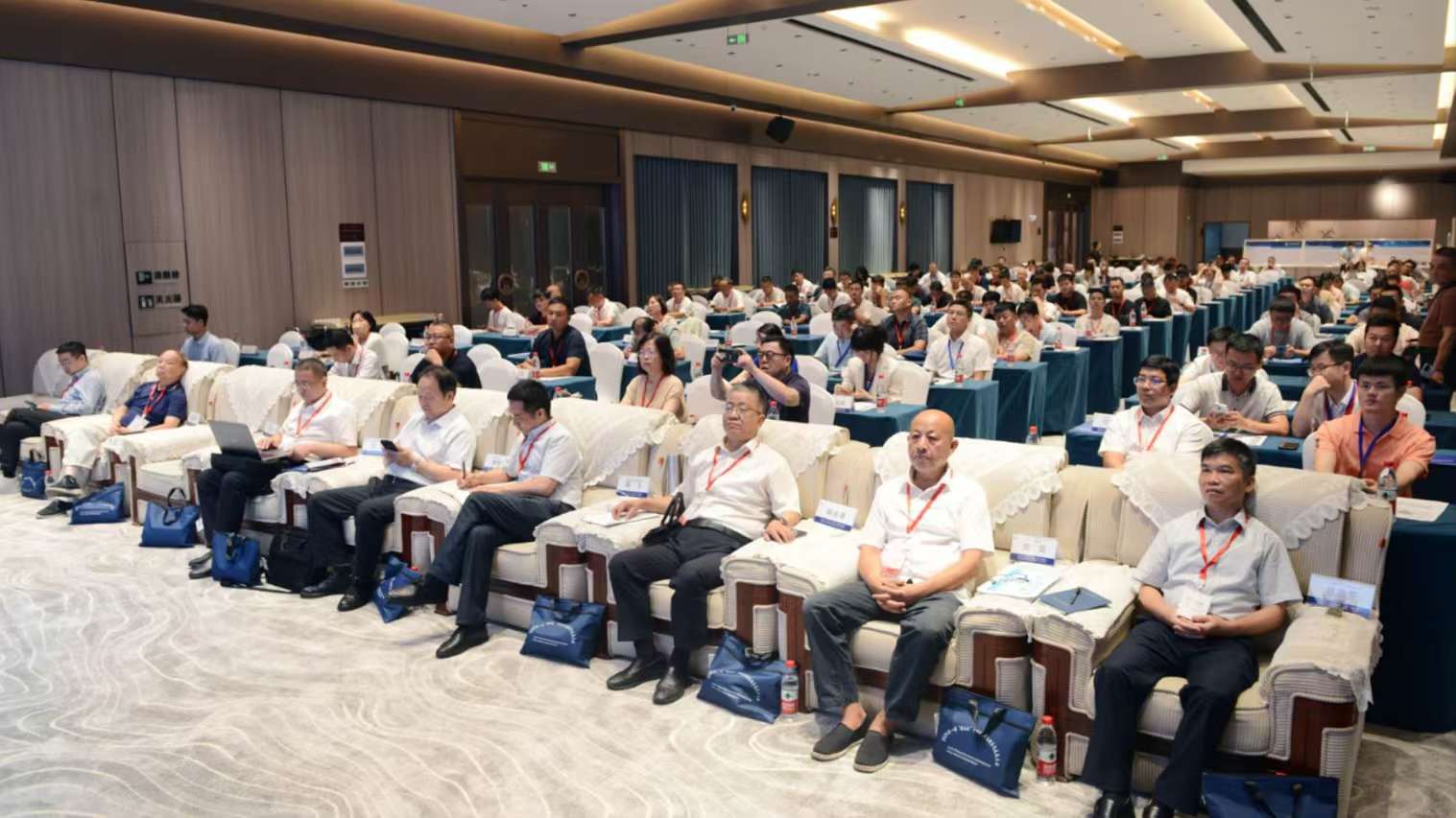 2024第一屆"精正杯"材料裝備行業數字化發展論壇在湖南湘潭(精正)勝利召開